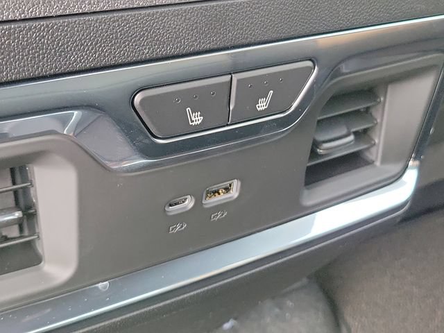 New 2026 Chevrolet Silverado 1500 High Country w/ Technology Package AWD/4WD image 14