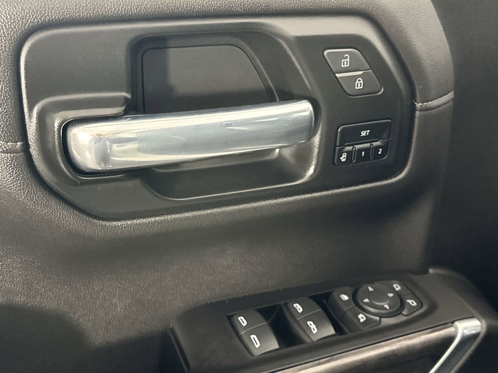 Used 2020 Chevrolet Silverado 1500 LTZ image 17