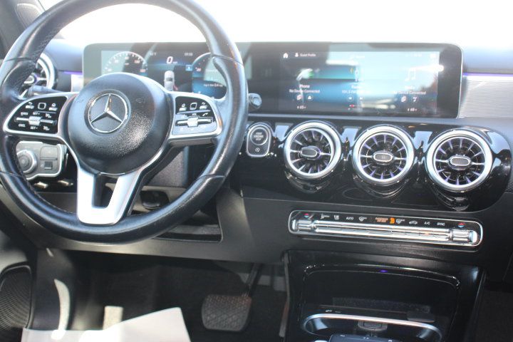 Used 2022 Mercedes-Benz A 220 image 21