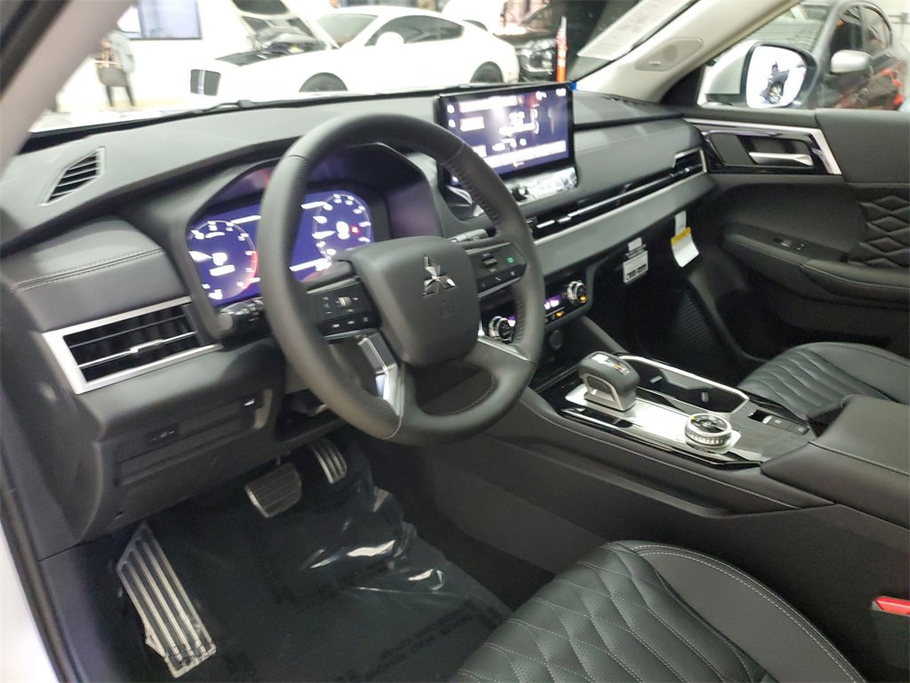 New 2025 Mitsubishi Outlander SEL image 22