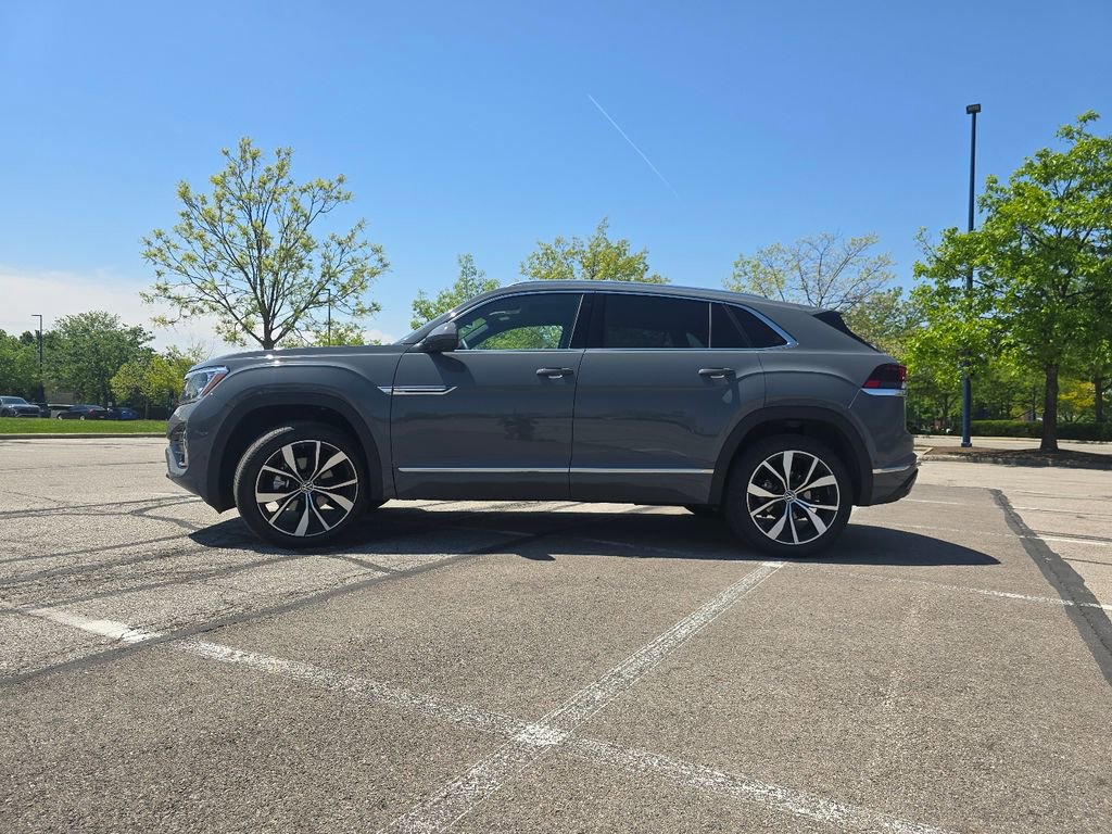 Used 2025 Volkswagen Atlas Cross Sport SEL Premium R-Line AWD/4WD image 15
