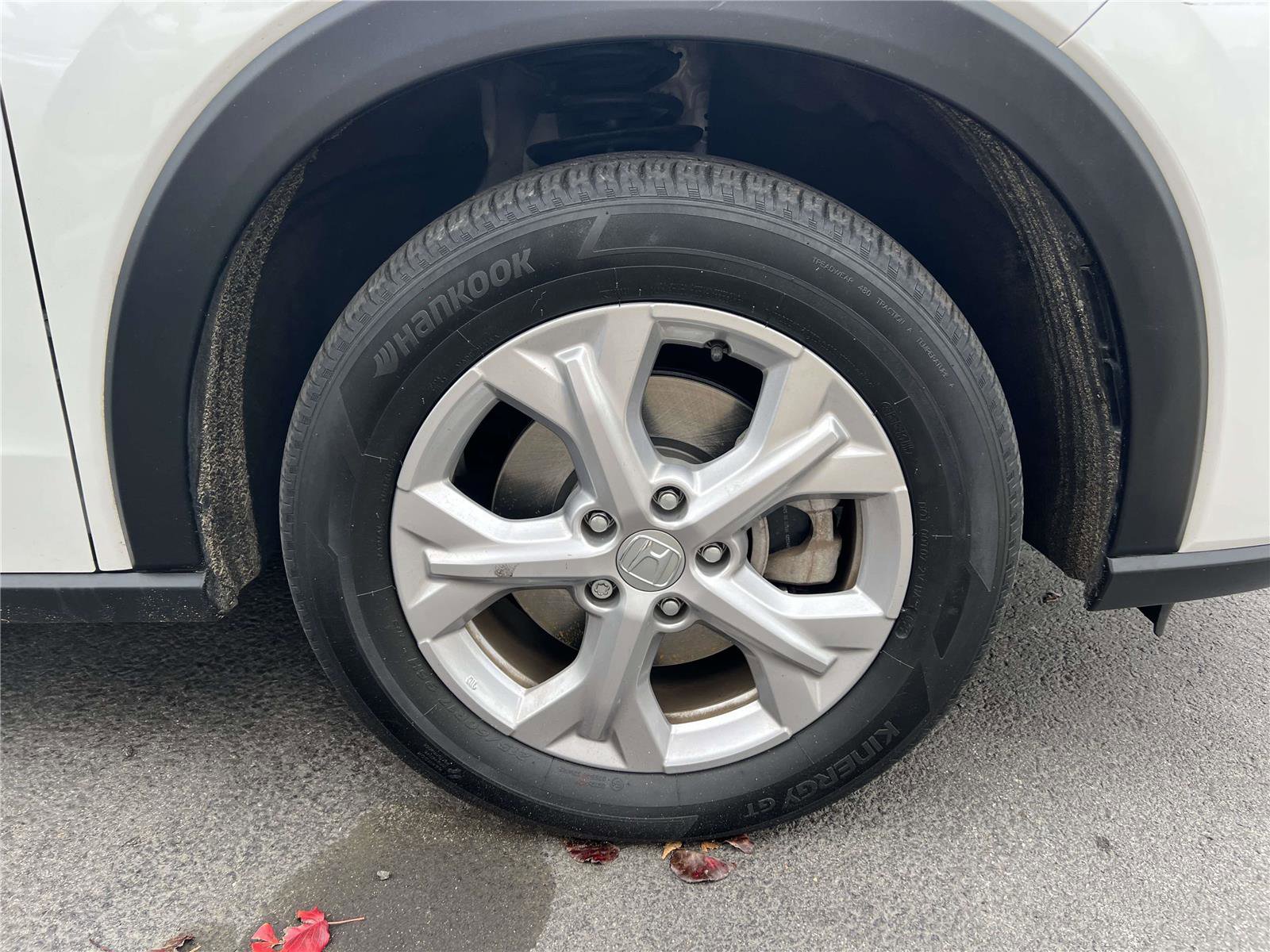 Used 2023 Honda HR-V LX image 9