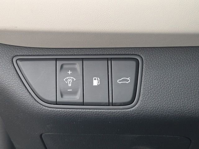 Used 2023 Genesis G70 2.0T w/ Sport Prestige Package image 28