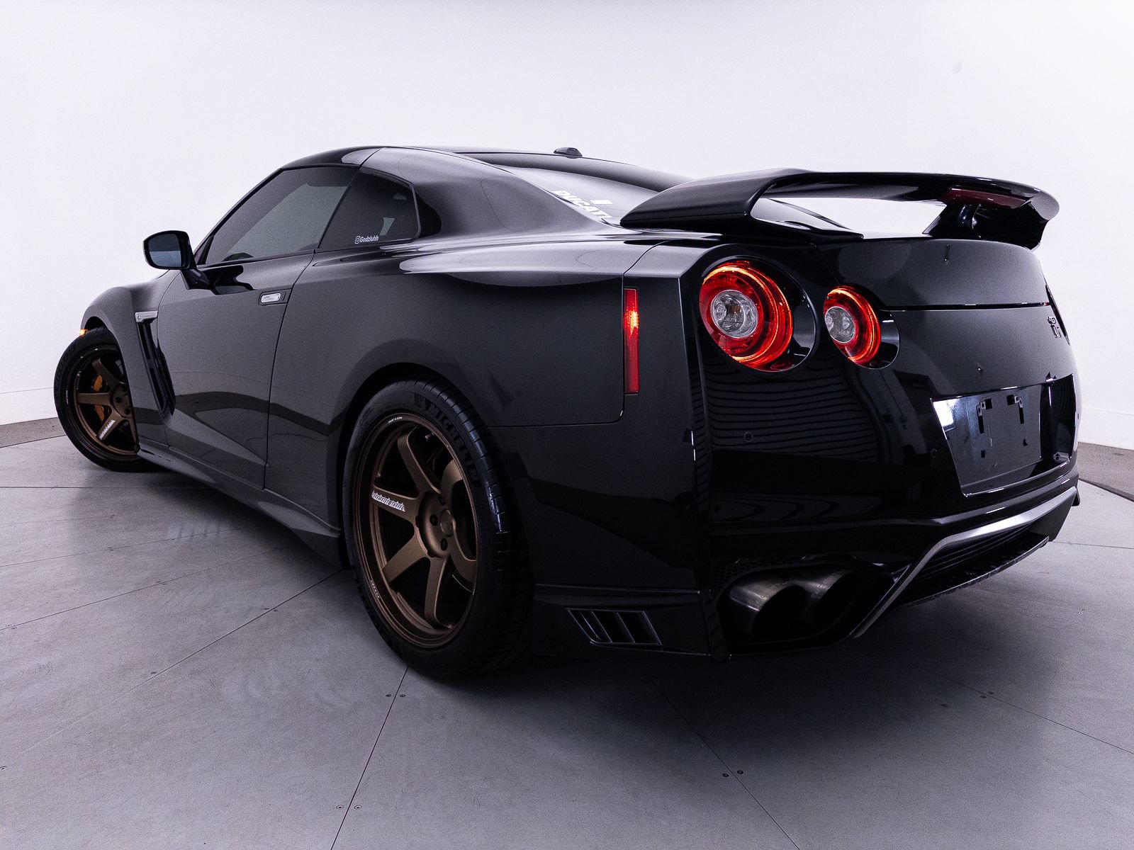 Used 2020 Nissan GT-R Premium w/ Premium Interior Package AWD/4WD image 5