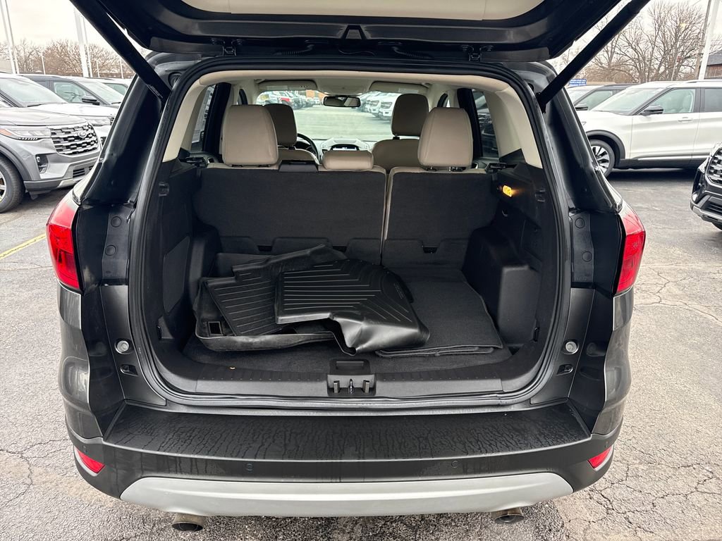 Used 2019 Ford Escape Titanium image 12