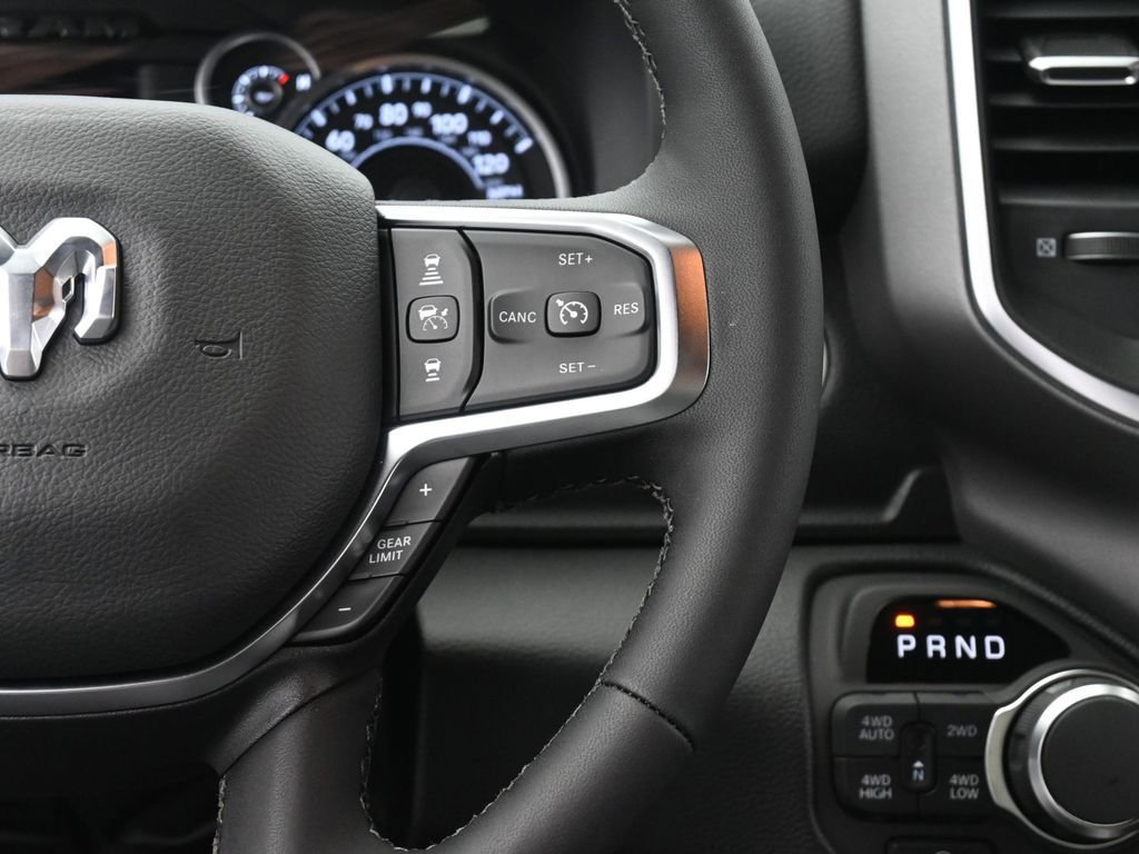New 2026 RAM 1500 4x4 Crew Cab image 32