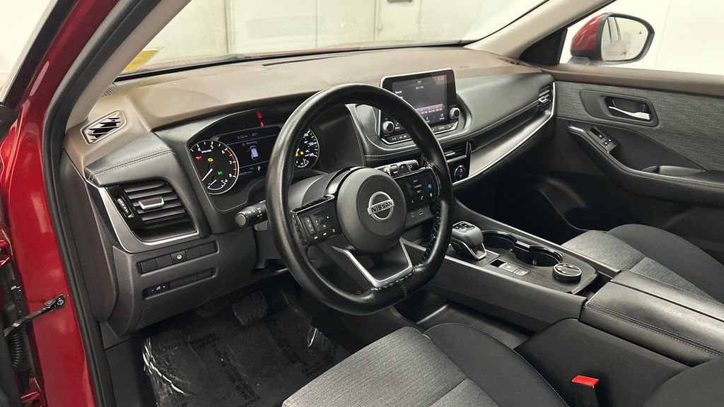 Certified 2021 Nissan Rogue SV image 17