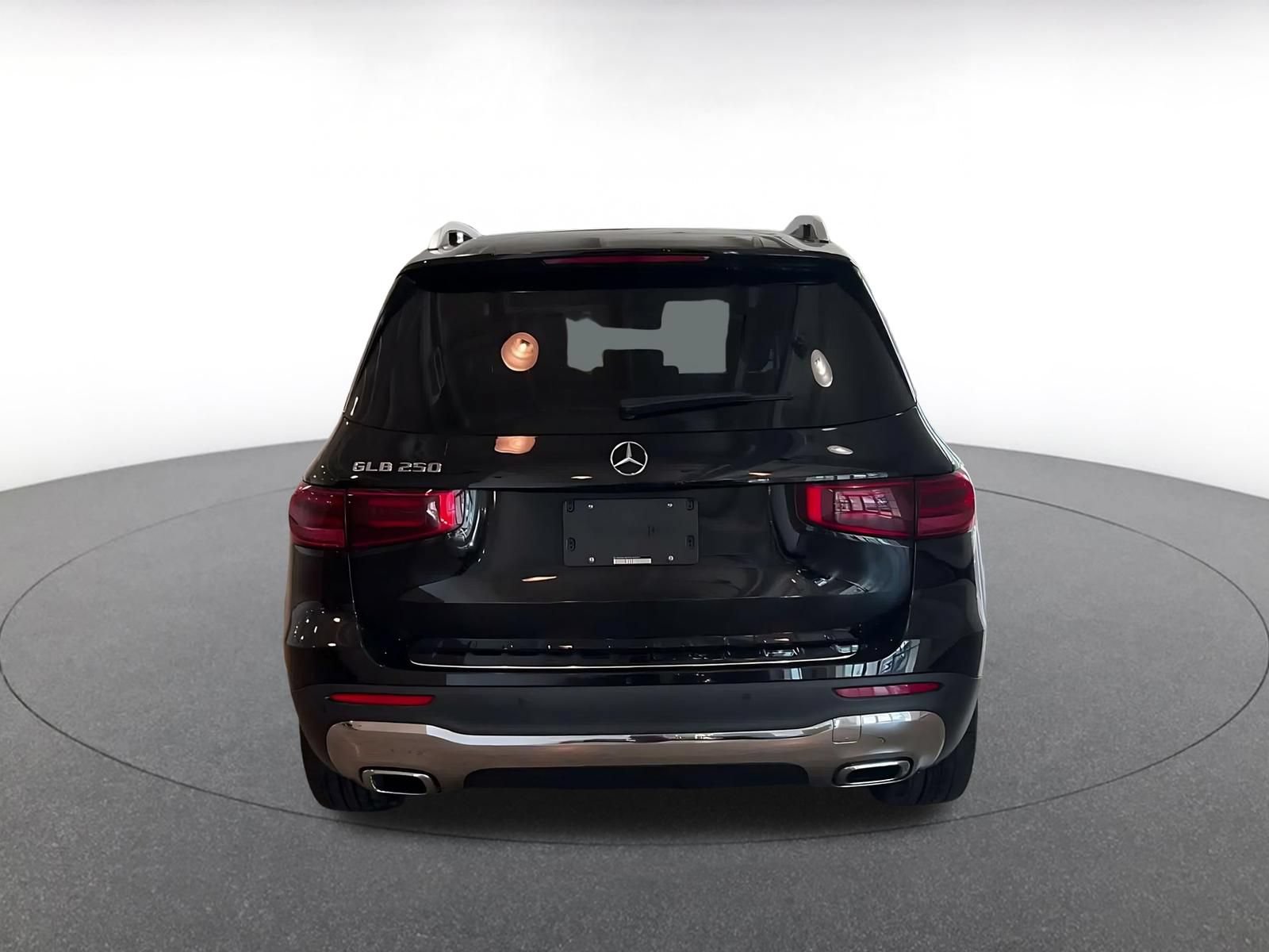 Used 2025 Mercedes-Benz GLB 250 image 12