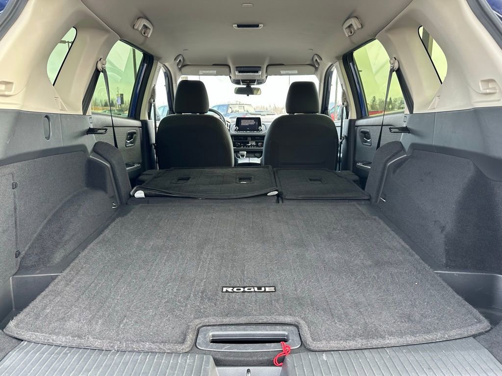 Used 2023 Nissan Rogue SV image 10