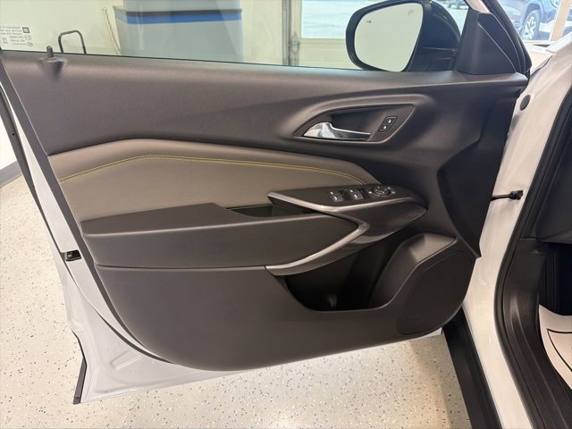 Used 2025 Chevrolet Trax ACTIV w/ Driver Confidence Package image 39
