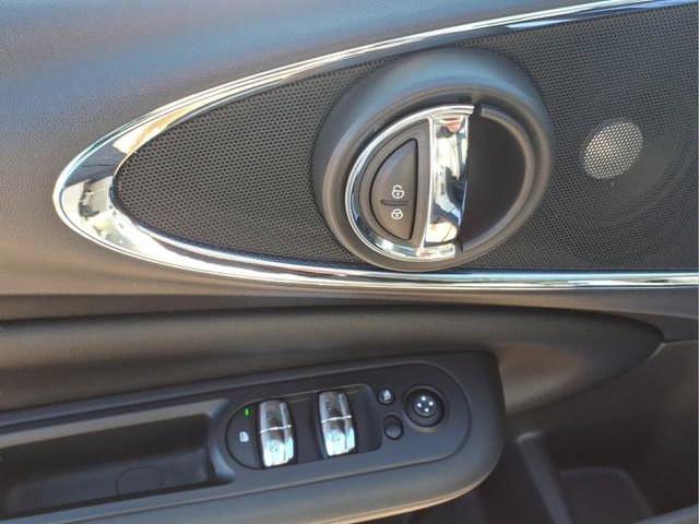 Used 2017 MINI Cooper Clubman ALL4 image 12