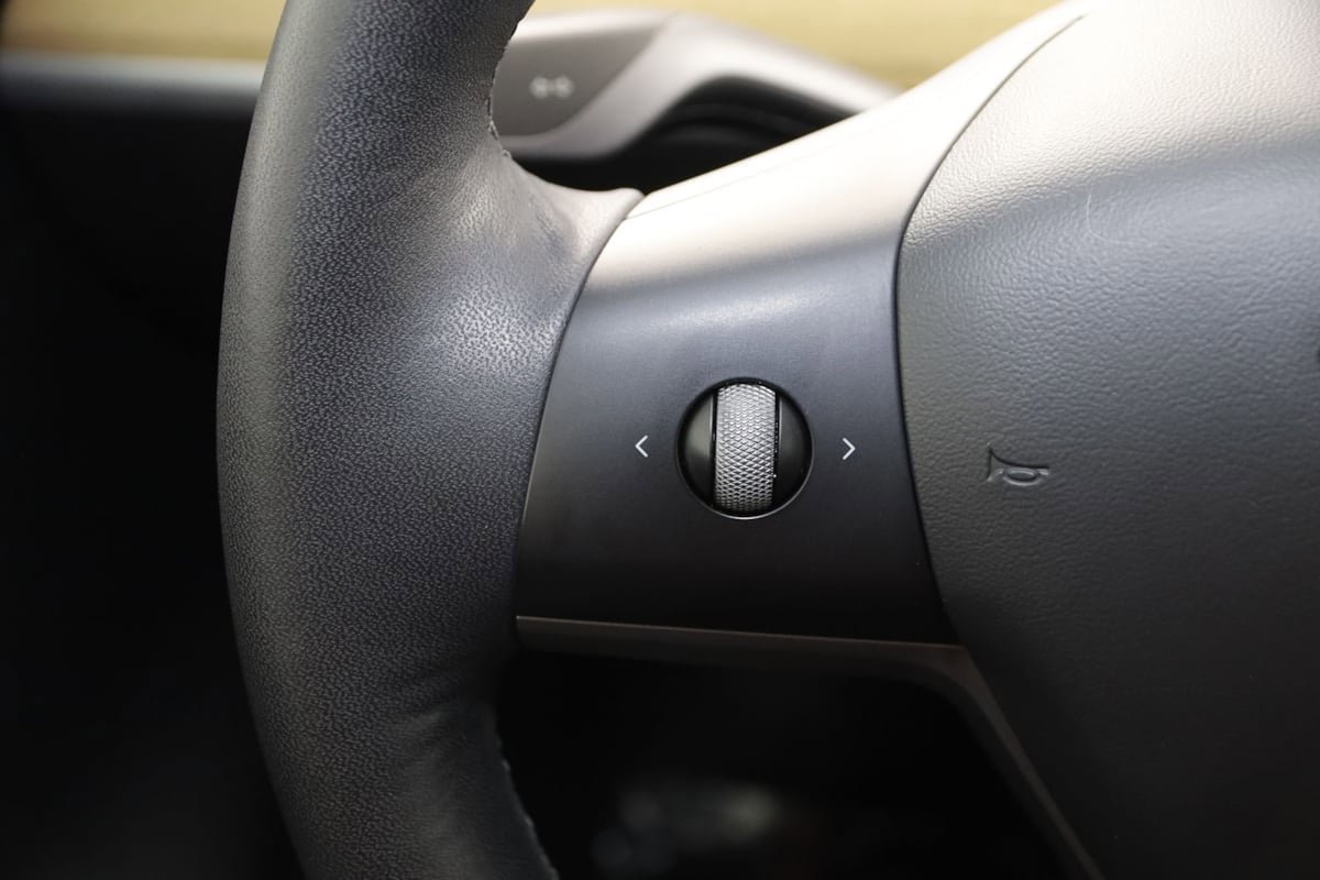 Used 2021 Tesla Model Y Long Range image 35