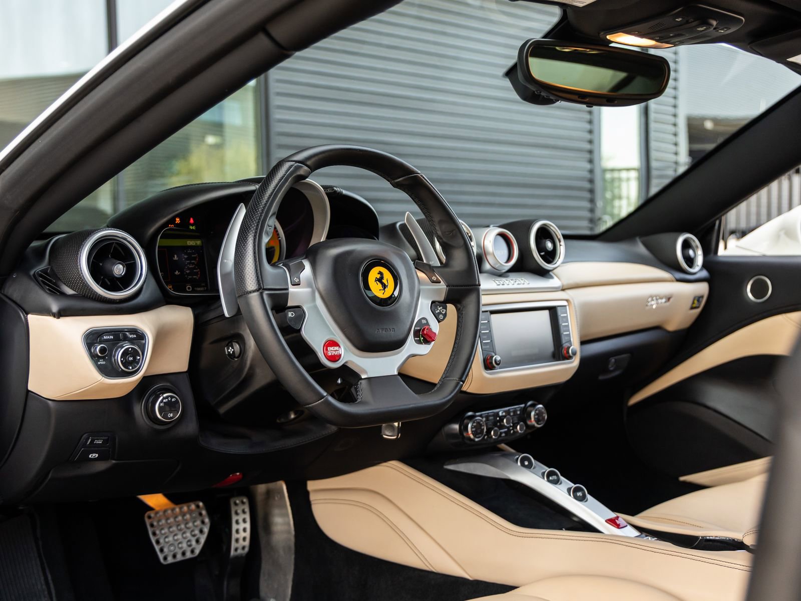 Used 2015 Ferrari California T RWD image 36