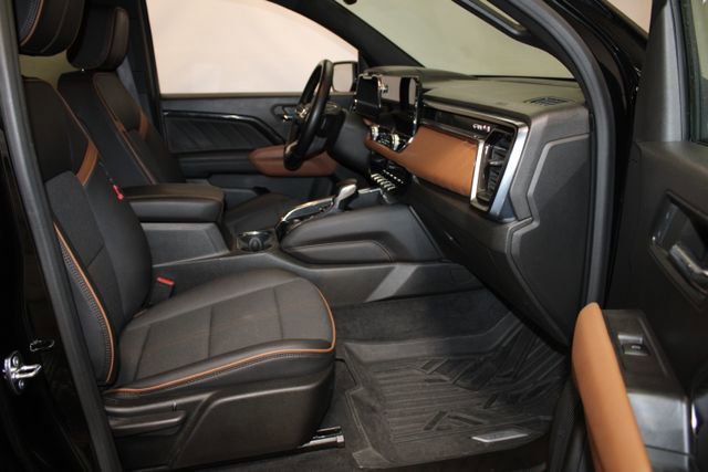 Used 2023 GMC Canyon AT4 w/ Technology Package AWD/4WD image 12
