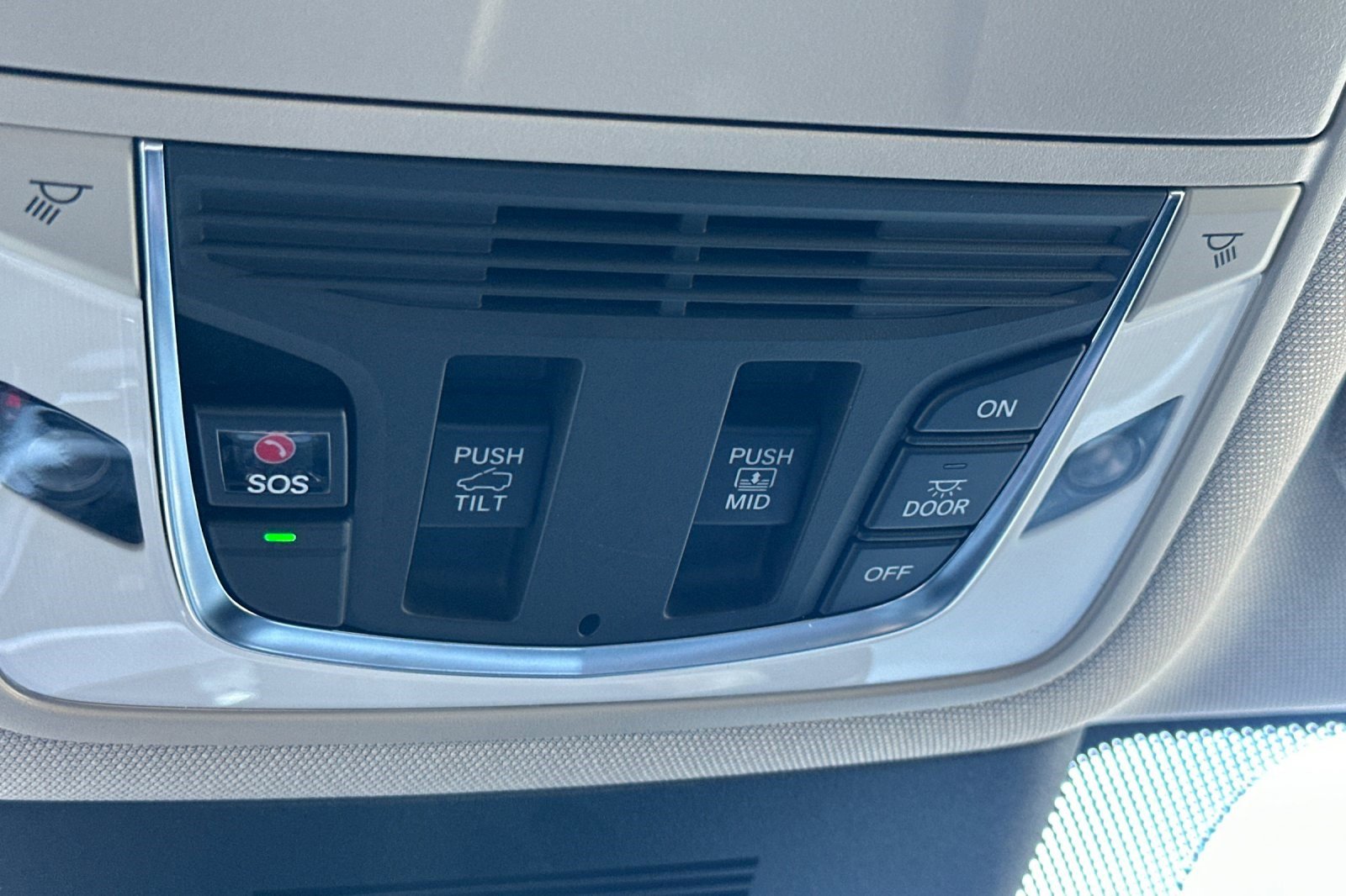 Certified 2025 Acura MDX FWD w/ Technology Package image 24