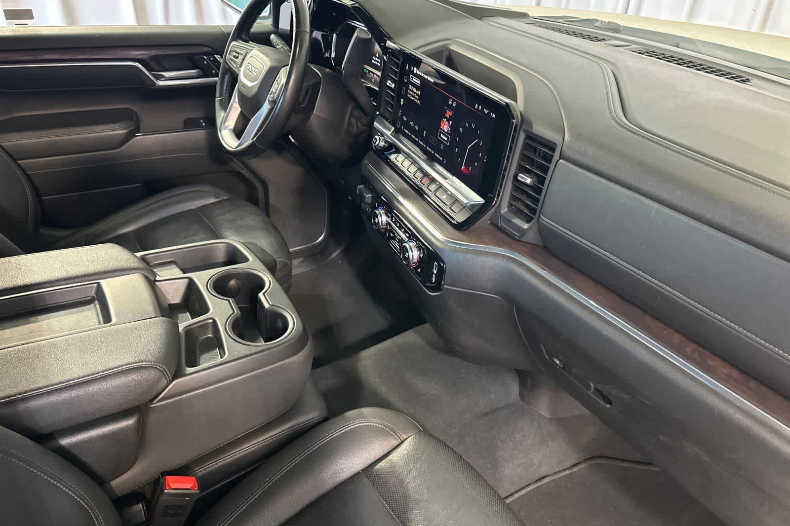 Used 2025 GMC Sierra 1500 SLT RWD image 17