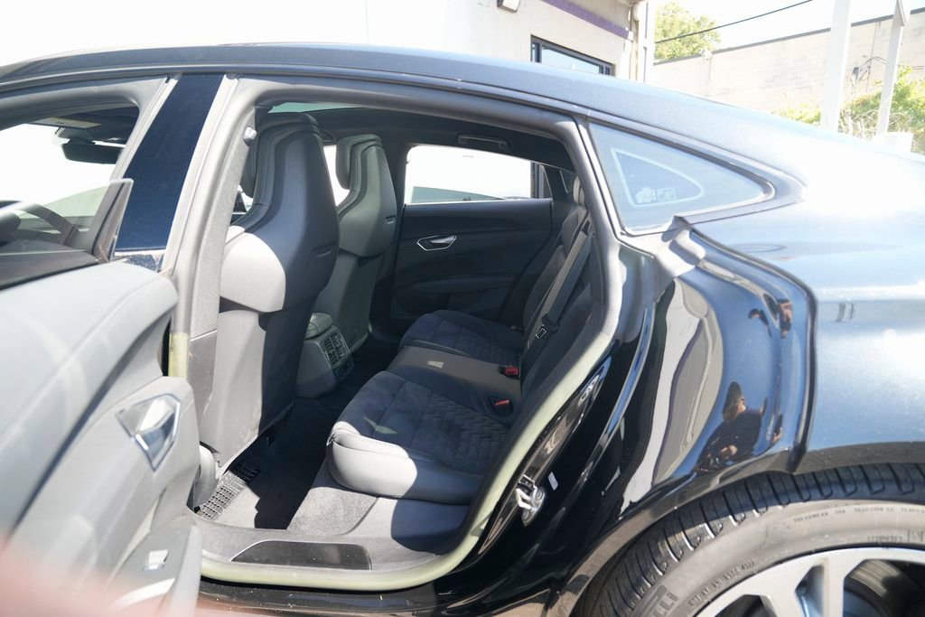 Used 2022 Audi e-tron GT Premium Plus AWD/4WD image 19