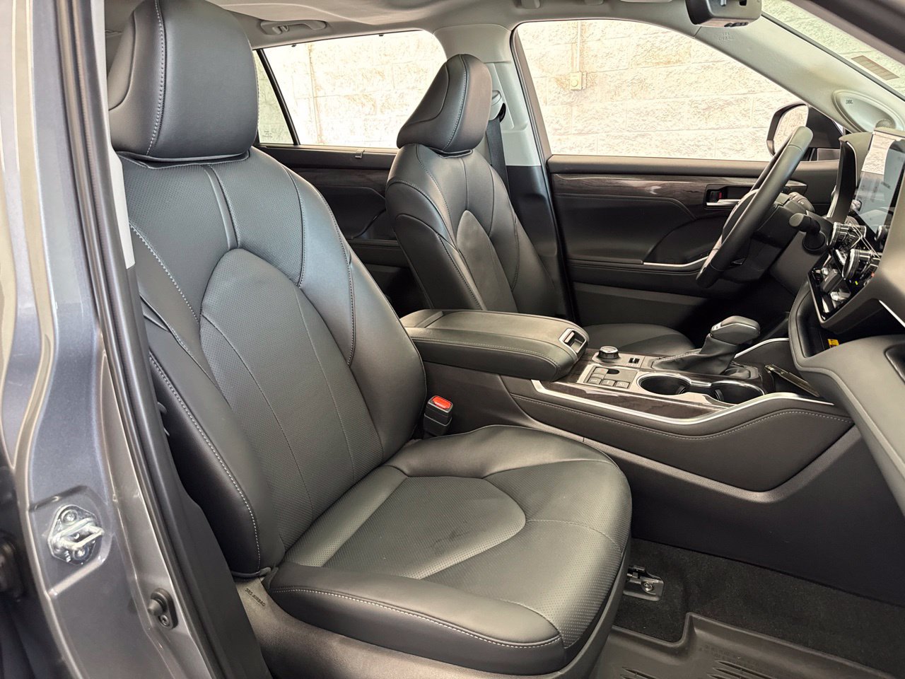 Used 2026 Toyota Highlander Limited AWD/4WD image 52