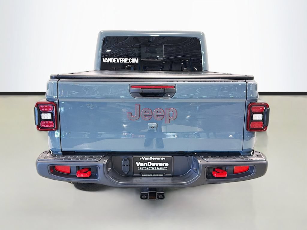 Used 2025 Jeep Gladiator Rubicon w/ Convenience Group AWD/4WD image 8