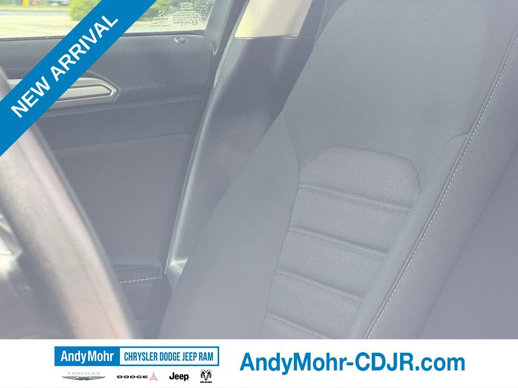 Used 2017 Ford Fusion SE w/ Fusion SE Technology Package FWD image 14