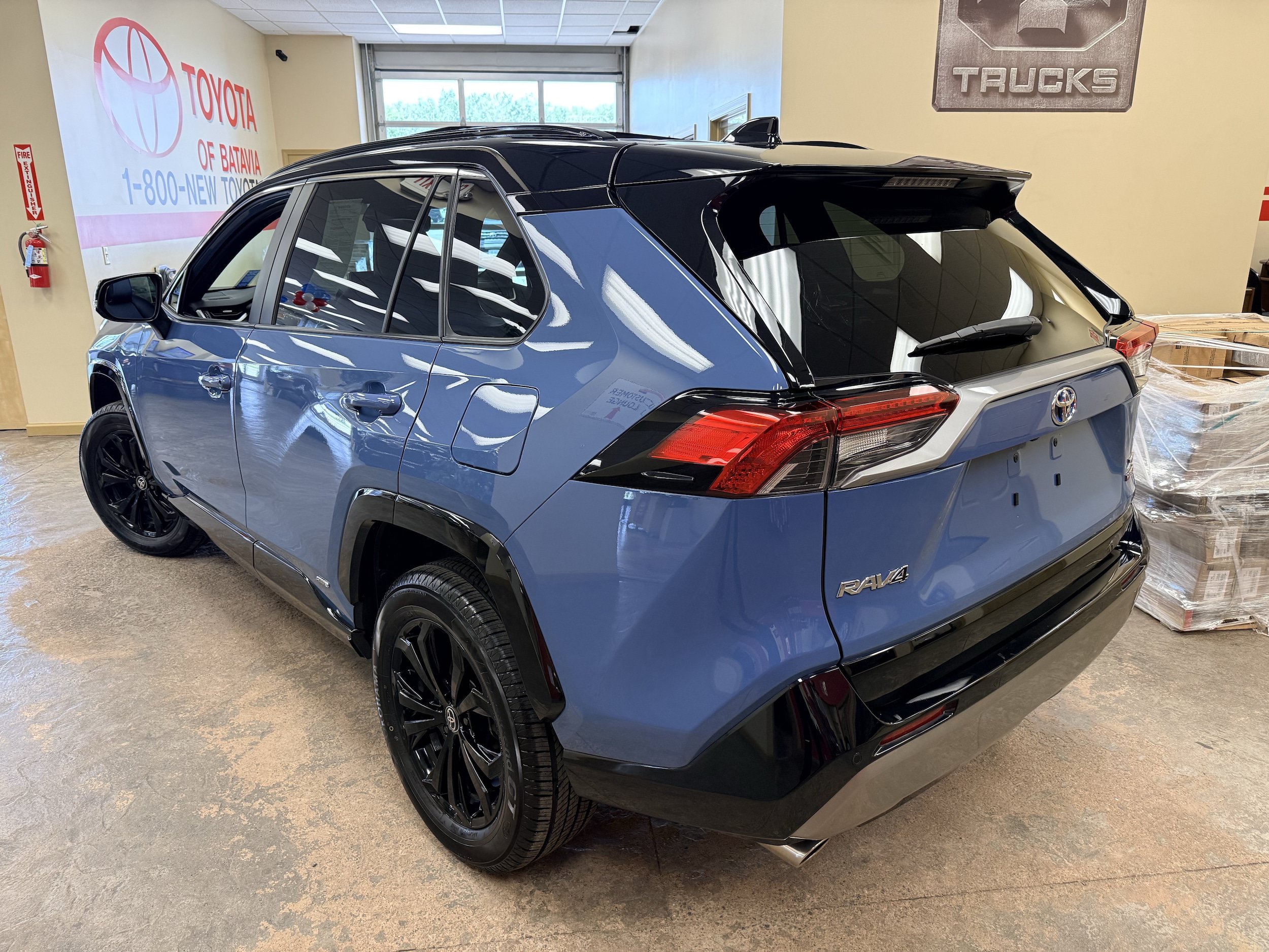 Used 2022 Toyota RAV4 XSE AWD/4WD image 14
