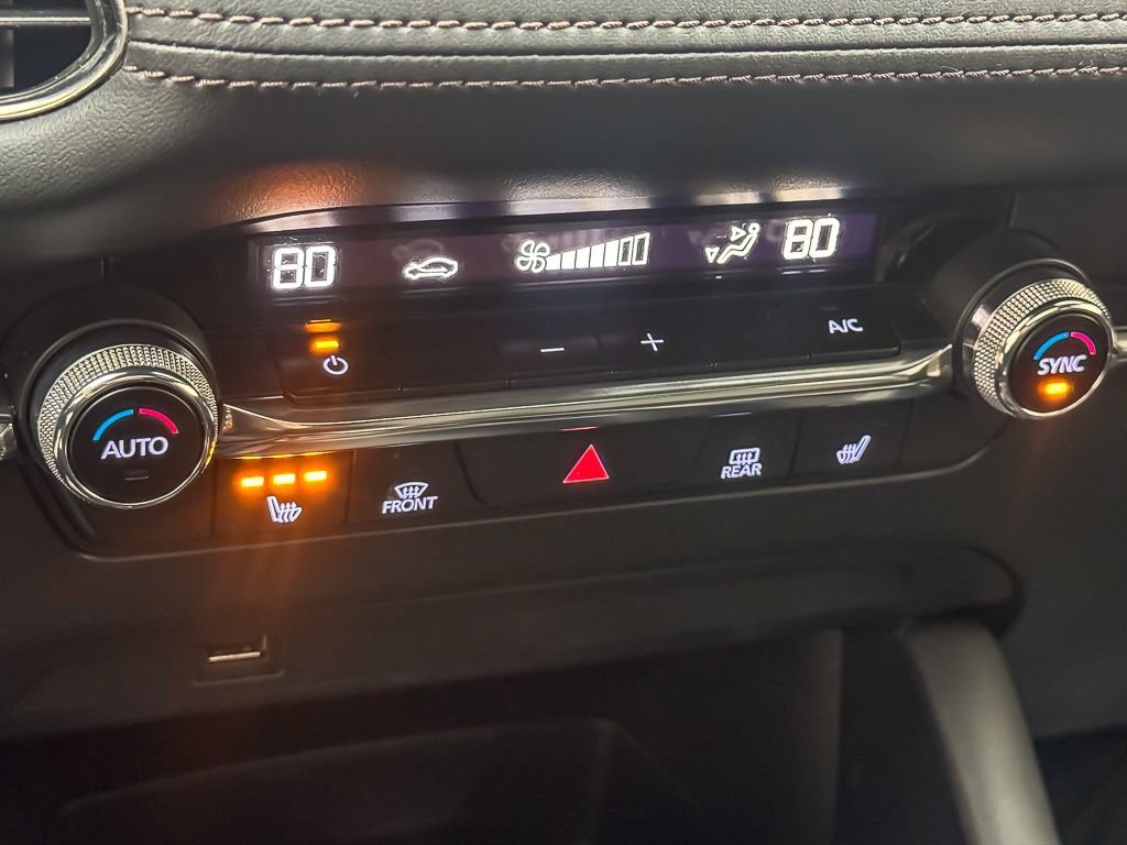 Used 2019 MAZDA MAZDA3 Hatchback w/ Premium Package FWD image 19