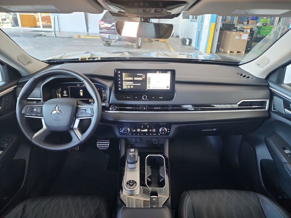 Used 2025 Mitsubishi Outlander SEL AWD/4WD image 19