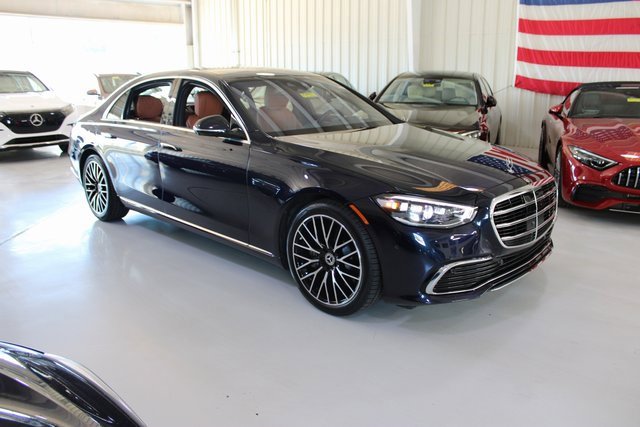 Used 2022 Mercedes-Benz S 500 4MATIC w/ 3D Technology Package image 43