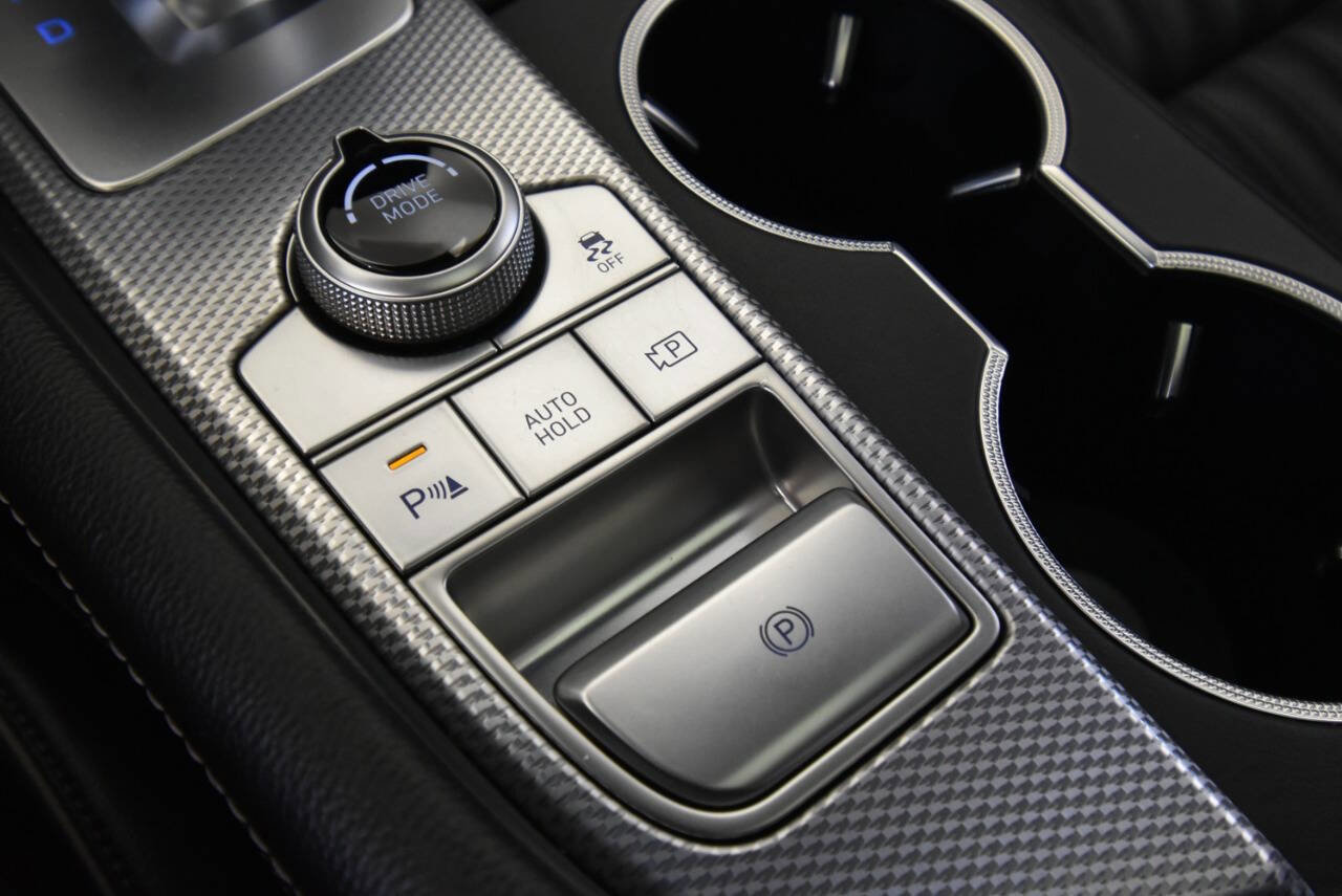 Used 2022 Genesis G70 2.0T w/ Prestige Package image 18