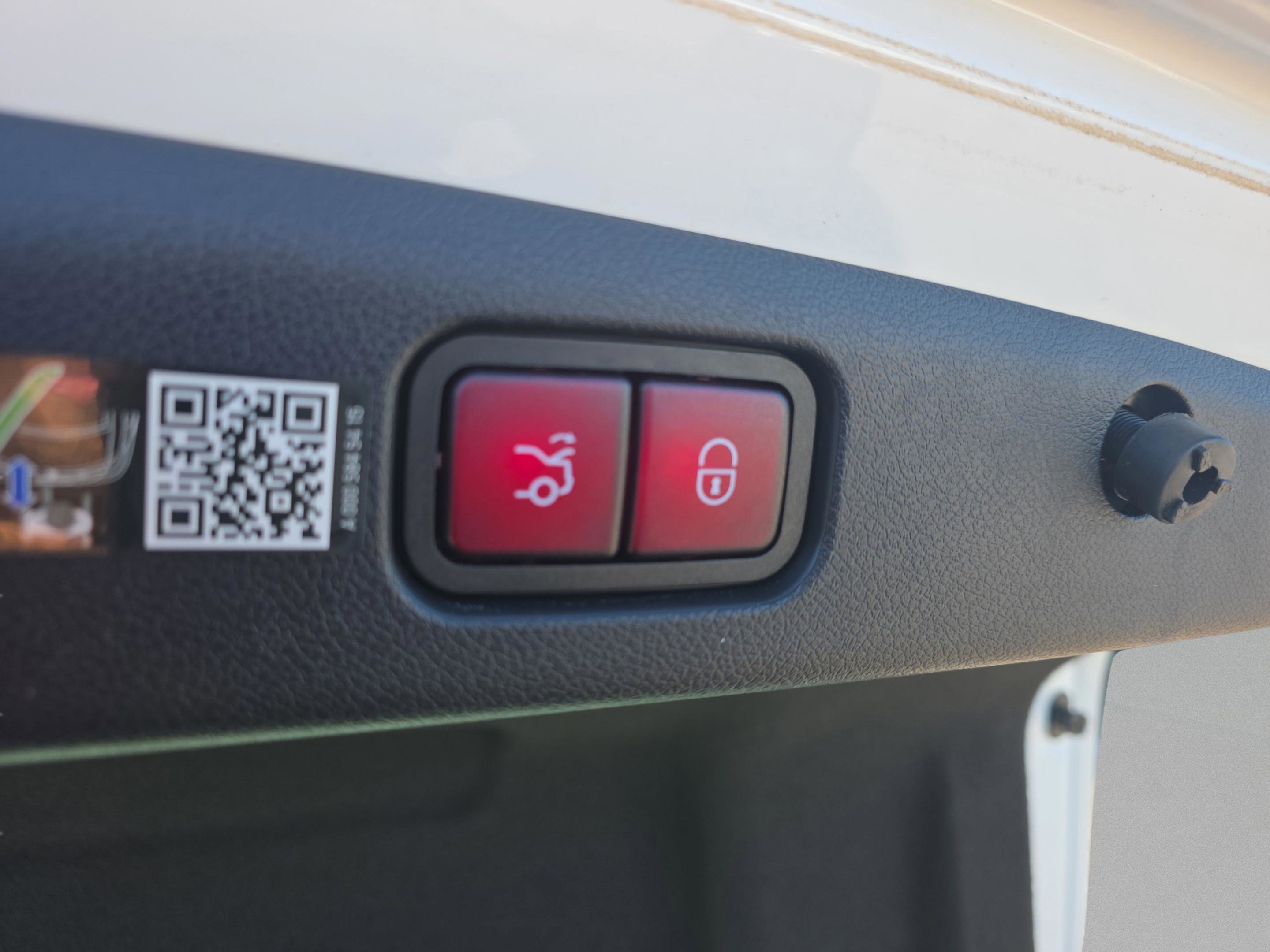 Used 2024 Mercedes-Benz E 450 4MATIC Sedan image 10