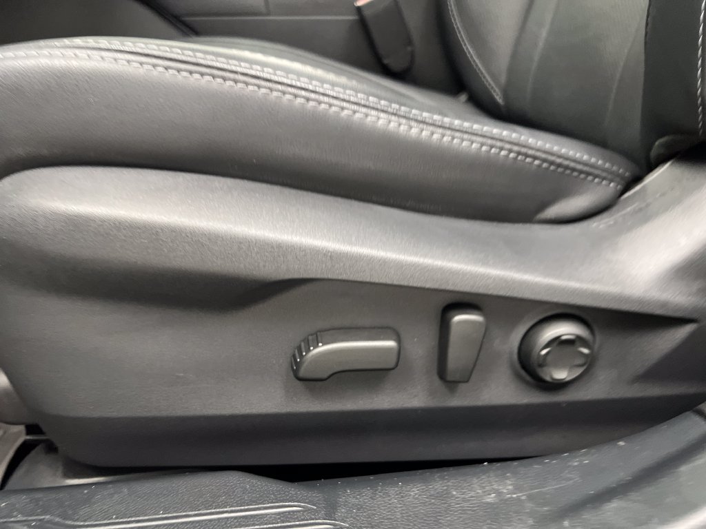 Used 2025 Subaru Outback Touring XT AWD/4WD image 13