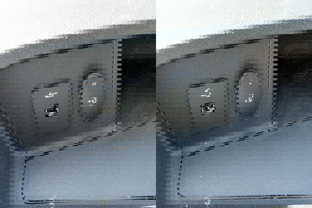 Used 2024 Ford Transit 250 Low Roof w/ Exterior Upgrade Package image 11