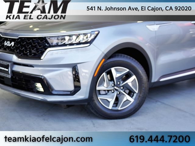 Certified 2023 Kia Sorento EX FWD image 3