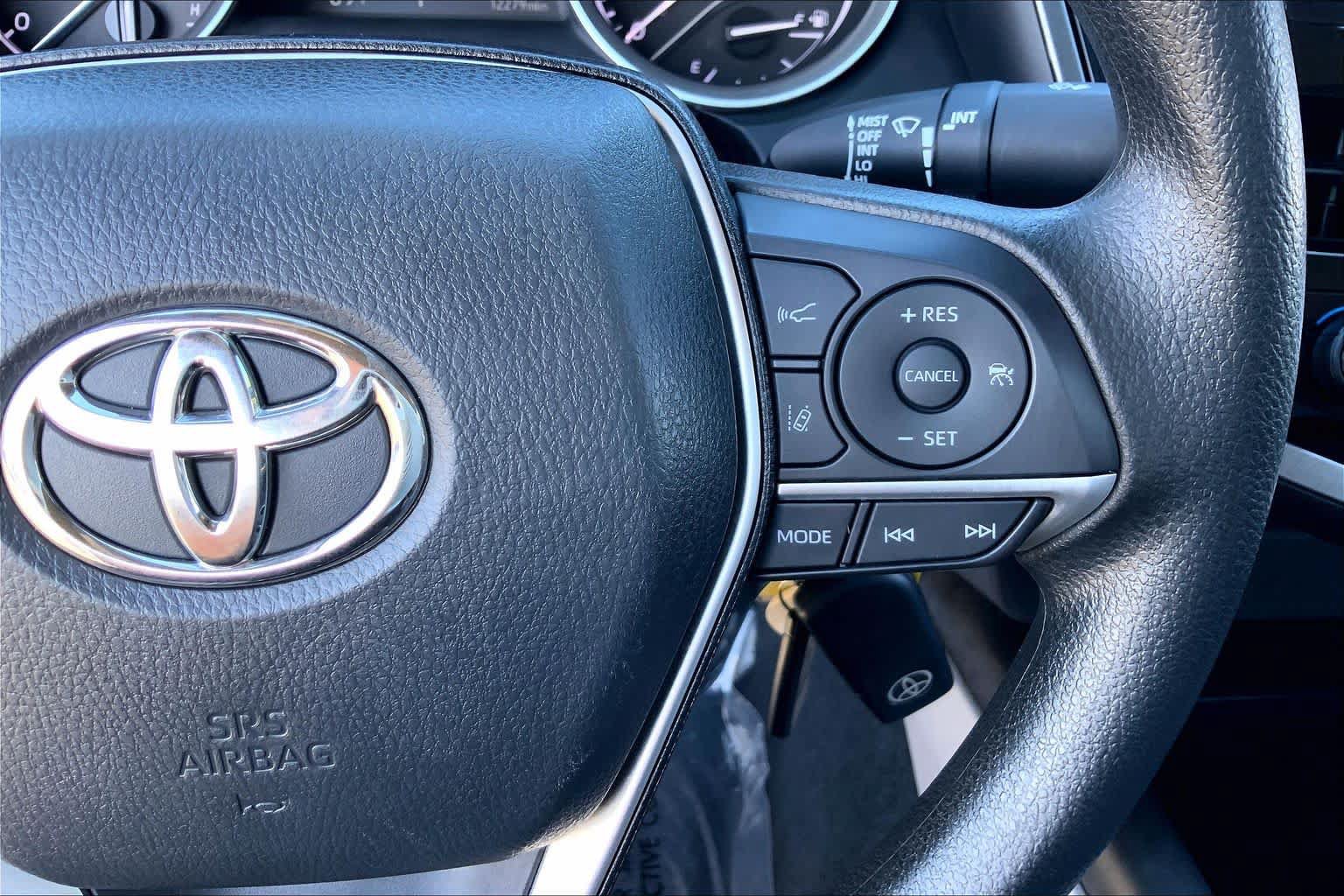 Used 2024 Toyota Camry LE AWD/4WD image 25