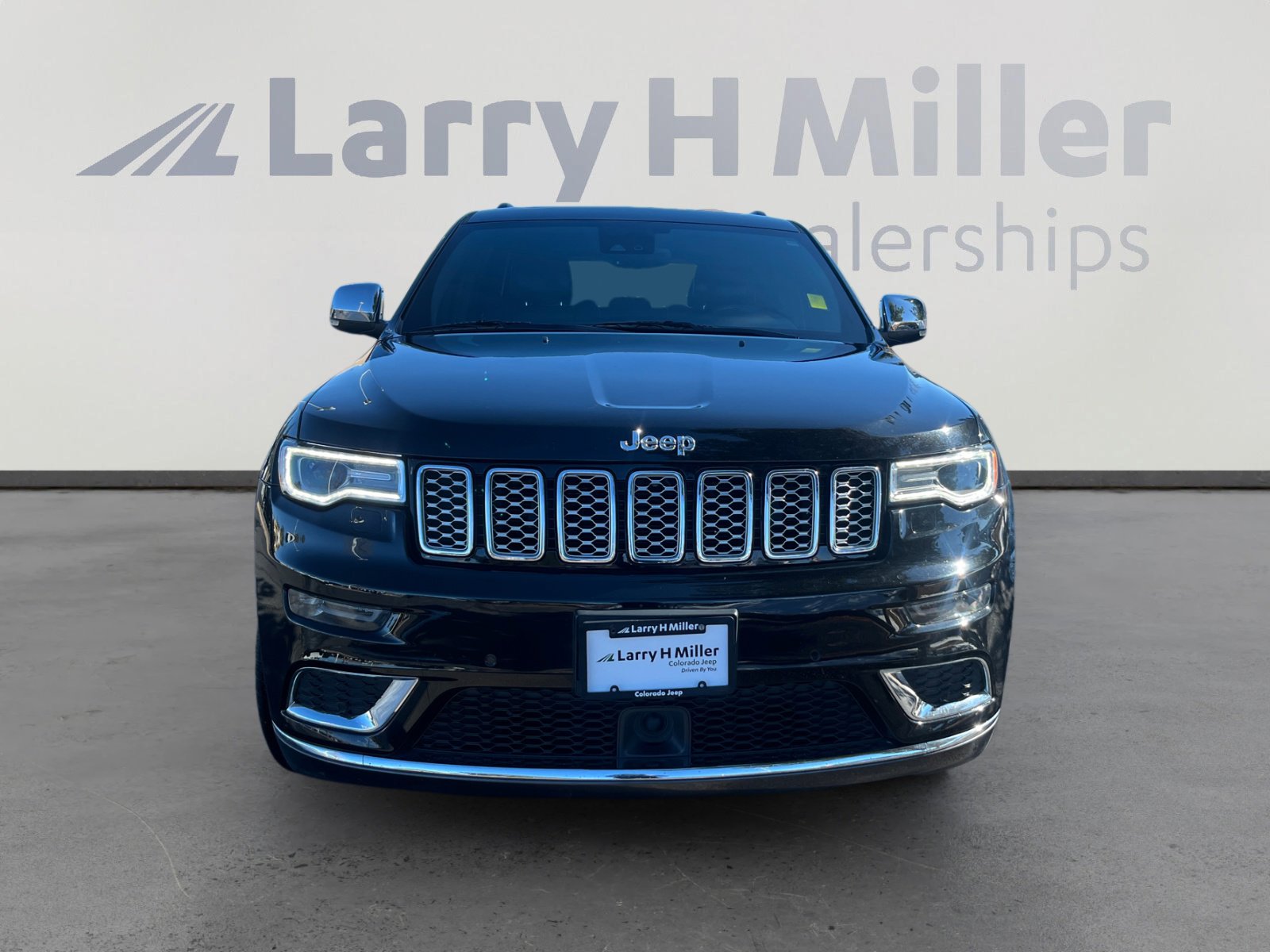 Used 2017 Jeep Grand Cherokee Summit image 8