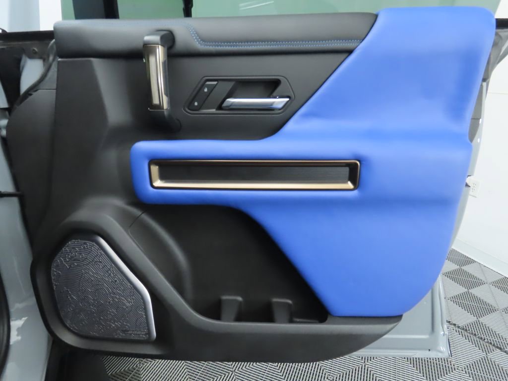 Used 2024 GMC Hummer EV 3X w/ LPO, Illumination Package image 25