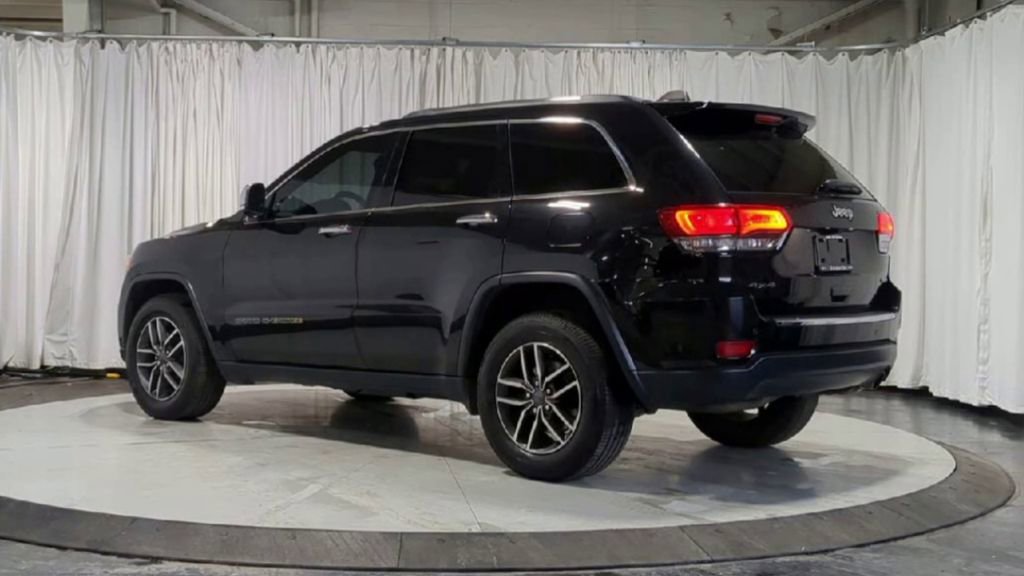Used 2020 Jeep Grand Cherokee Limited AWD/4WD image 8