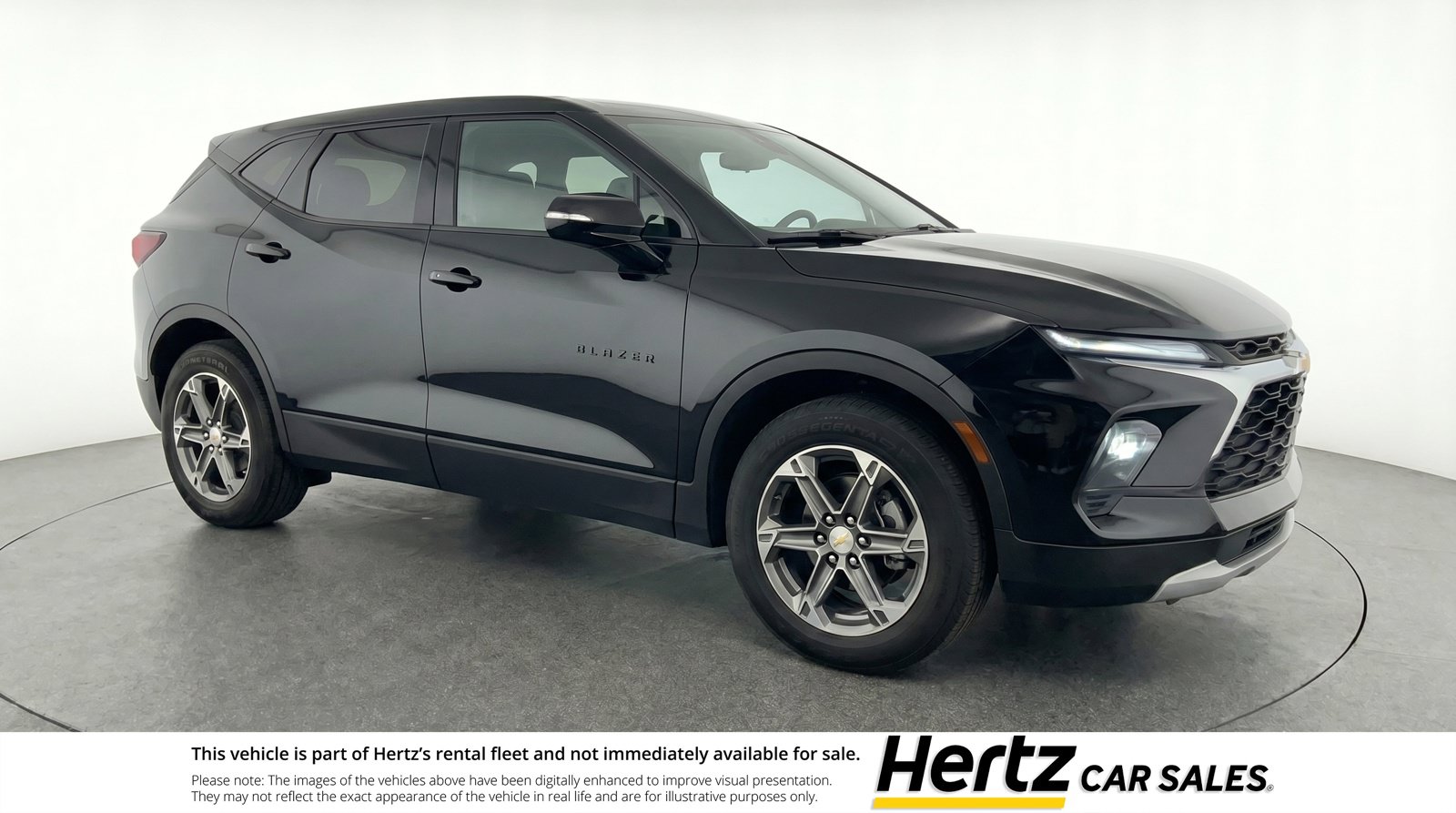 Used 2025 Chevrolet Blazer LT FWD image 1