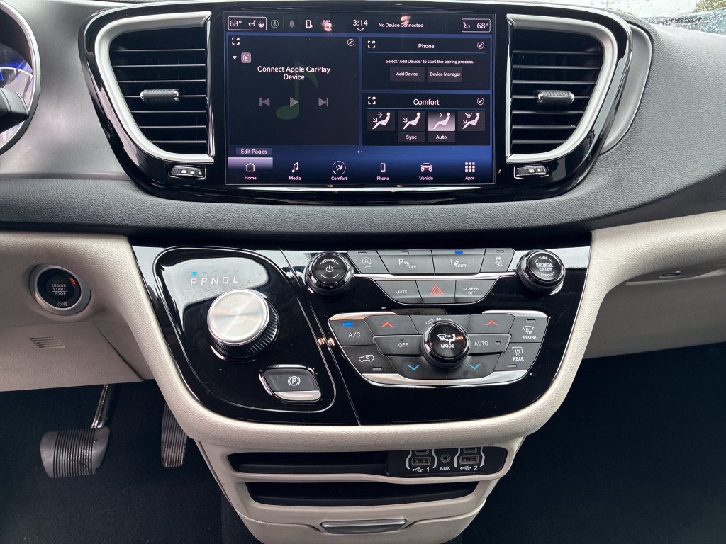 Used 2024 Chrysler Pacifica Touring-L FWD image 27
