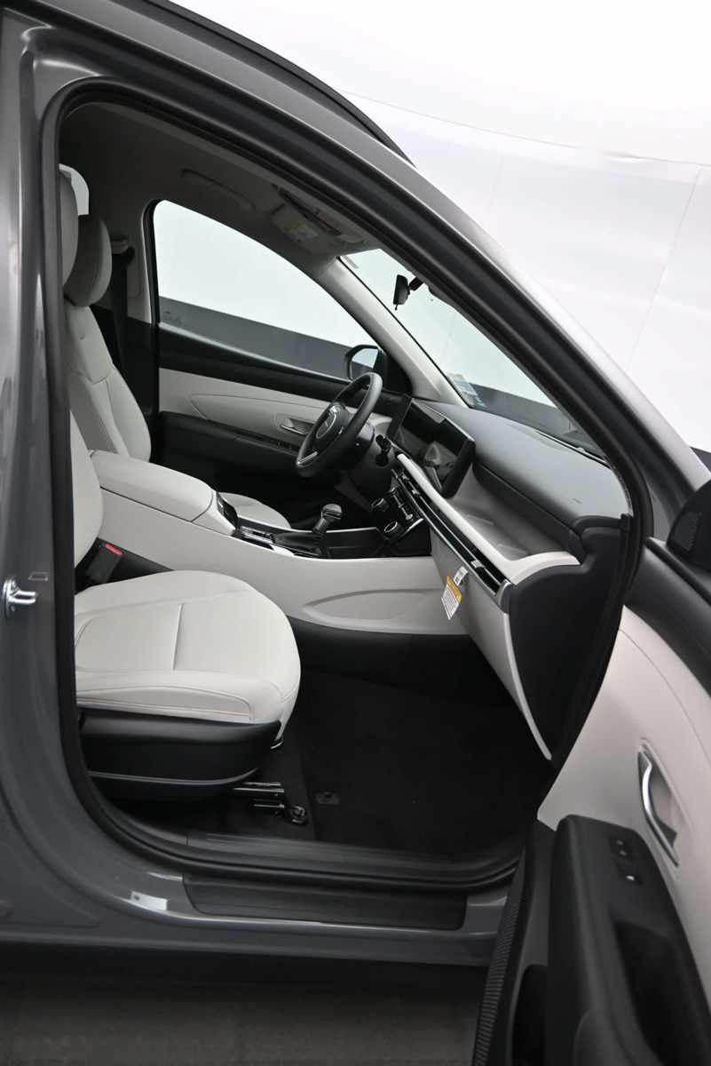 New 2026 Hyundai Tucson SEL Plus w/ Tow & Go Package AWD/4WD image 11
