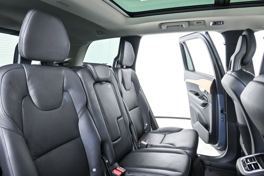 Certified 2022 Volvo XC90 T6 Momentum w/ Protection Package Premier AWD/4WD image 22
