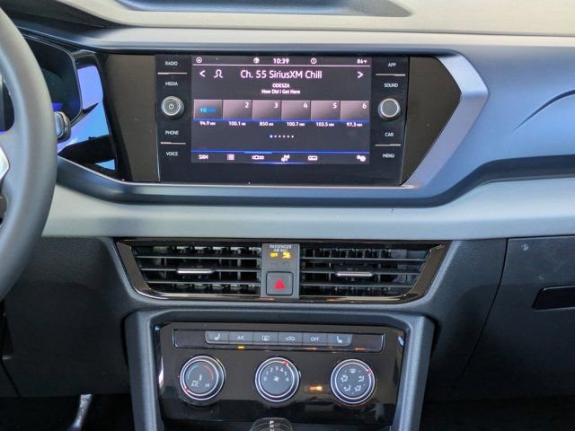 Used 2023 Volkswagen Taos SE w/ Black Wheel Package image 15