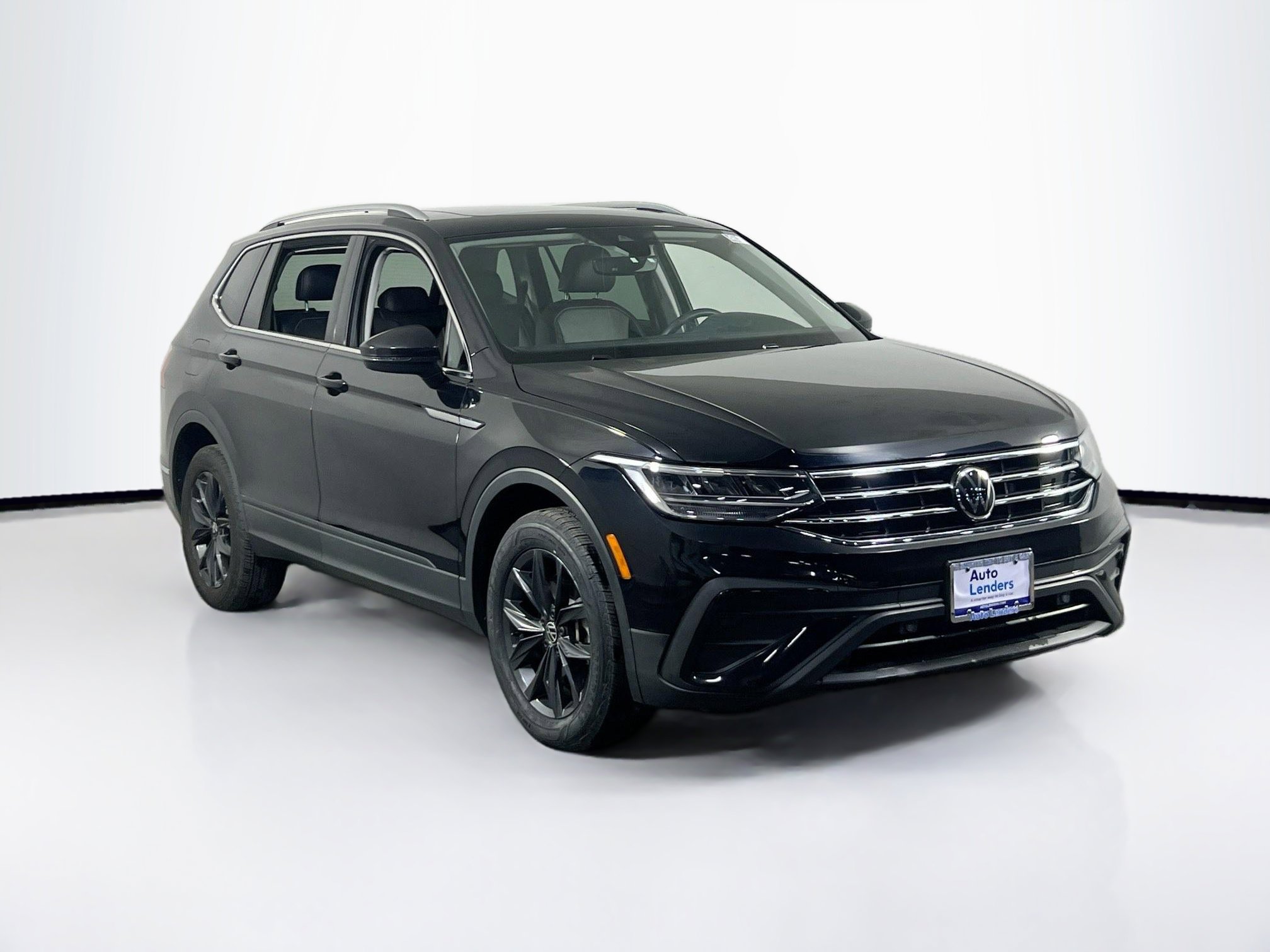 Used 2022 Volkswagen Tiguan SE AWD/4WD image 3