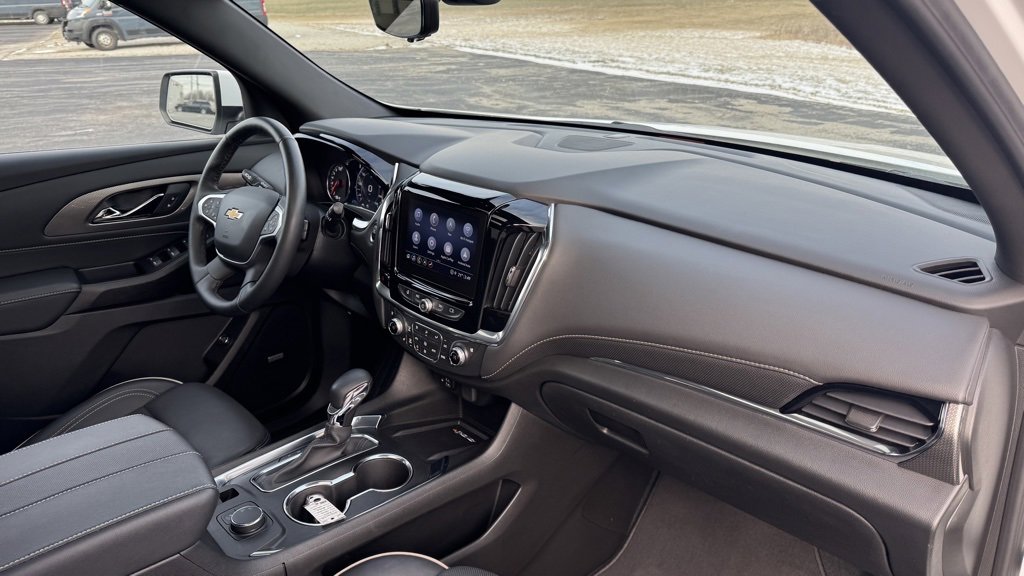 Used 2023 Chevrolet Traverse Premier image 22