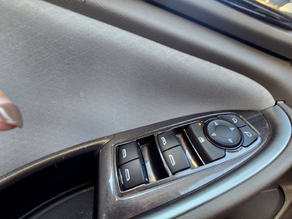 Used 2025 Chevrolet Malibu LT FWD image 19