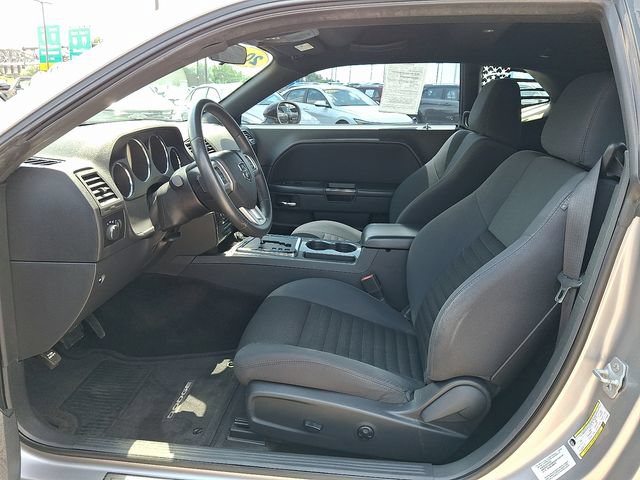 Used 2014 Dodge Challenger SXT RWD image 13
