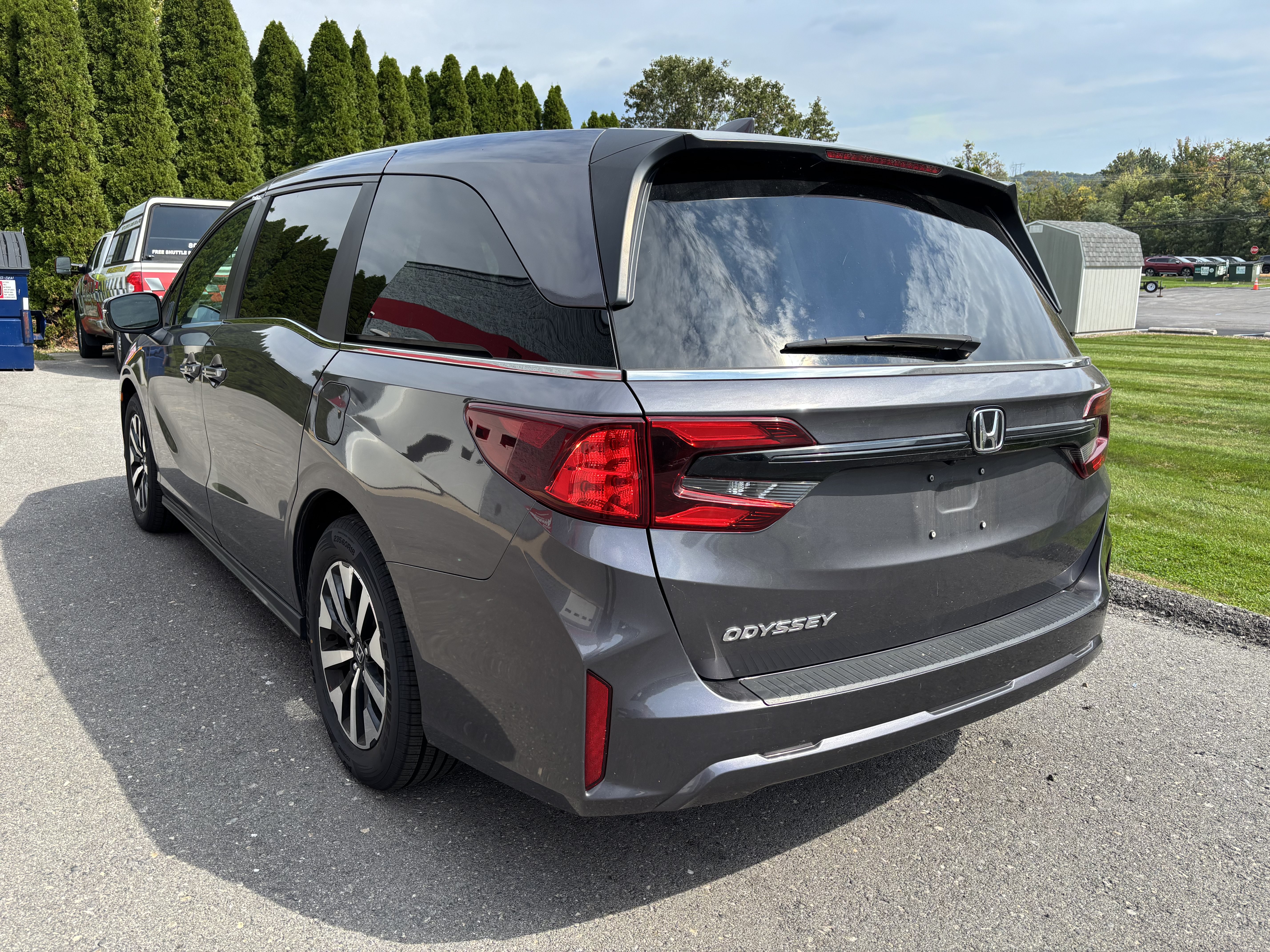 Used 2025 Honda Odyssey EX-L image 6