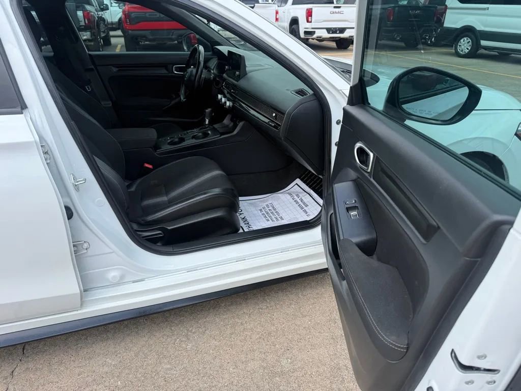 Used 2023 Honda Civic Sport image 11