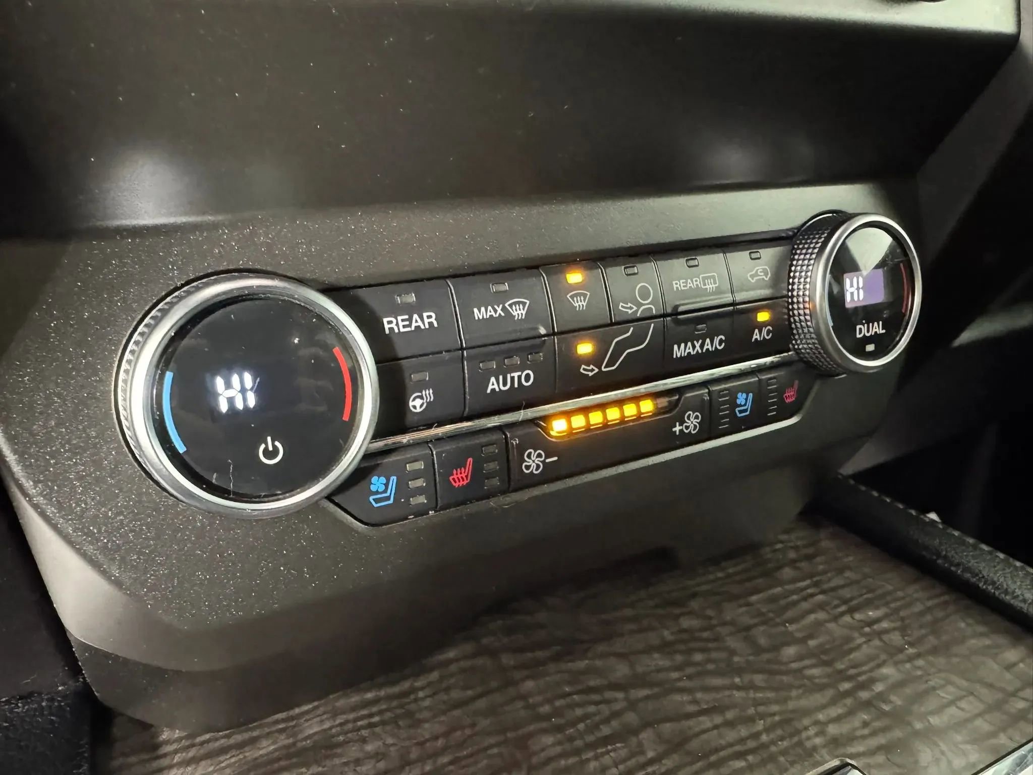 Used 2020 Ford Expedition Limited w/ Equipment Group 301A image 22