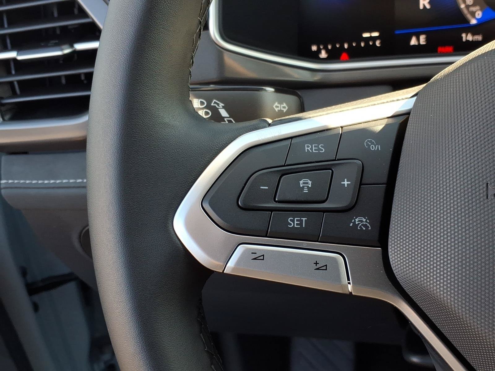 New 2026 Volkswagen Taos SE FWD image 19